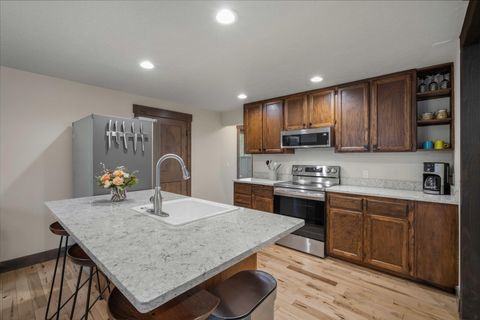 Tiny photo for 57548 Lark Lane #14, Sunriver, OR 97707 (MLS # 220217133)