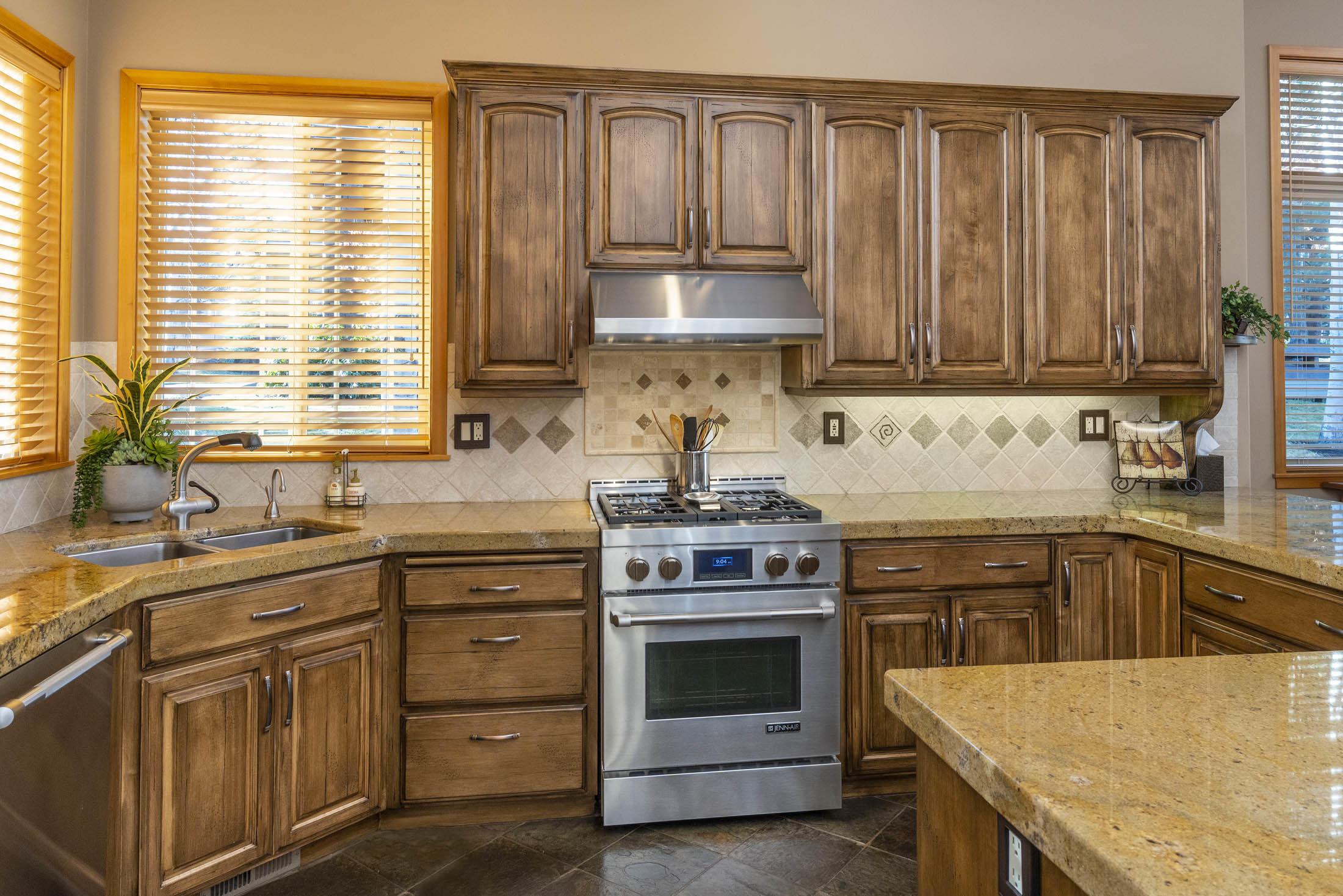 Broken Top - Residential