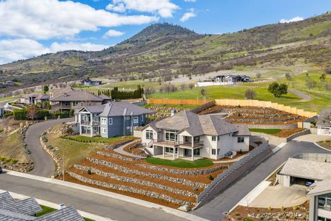 Tiny photo for 5626 Autumn Park Drive, Medford, OR 97504 (MLS # 220216954)