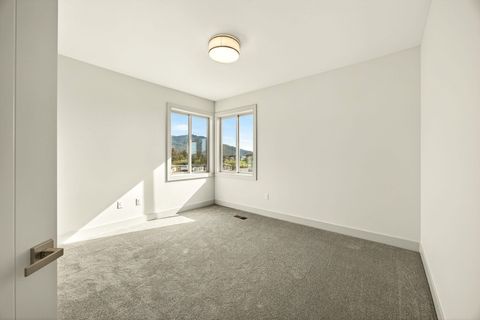 Tiny photo for 5626 Autumn Park Drive, Medford, OR 97504 (MLS # 220216954)