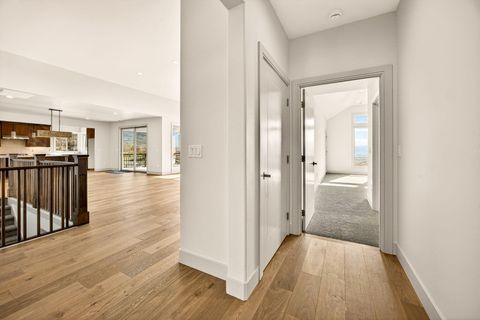 Tiny photo for 5626 Autumn Park Drive, Medford, OR 97504 (MLS # 220216954)