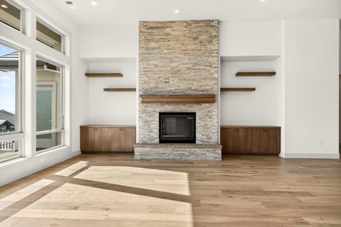 Tiny photo for 5626 Autumn Park Drive, Medford, OR 97504 (MLS # 220216954)