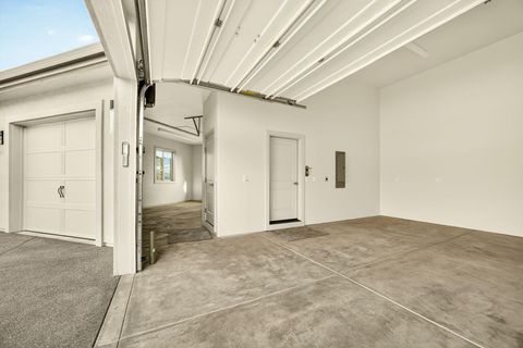 Tiny photo for 5626 Autumn Park Drive, Medford, OR 97504 (MLS # 220216954)