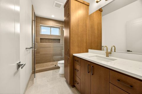 Tiny photo for 5626 Autumn Park Drive, Medford, OR 97504 (MLS # 220216954)