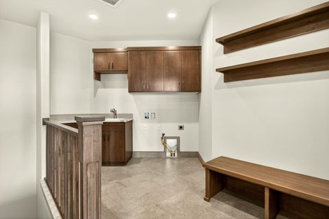 Tiny photo for 5626 Autumn Park Drive, Medford, OR 97504 (MLS # 220216954)