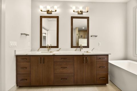 Tiny photo for 5626 Autumn Park Drive, Medford, OR 97504 (MLS # 220216954)