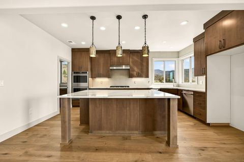 Tiny photo for 5626 Autumn Park Drive, Medford, OR 97504 (MLS # 220216954)