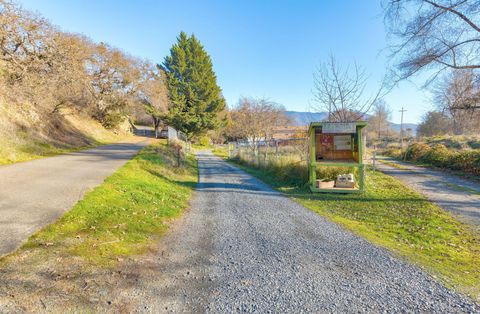 Tiny photo for 9395 Highway 238, Jacksonville, OR 97530 (MLS # 220212933)