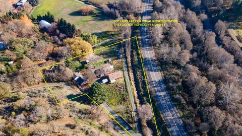 Tiny photo for 9395 Highway 238, Jacksonville, OR 97530 (MLS # 220212933)