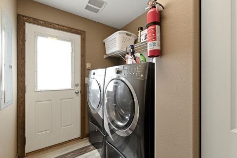 Tiny photo for 418 S Lalo Avenue #9, Chiloquin, OR 97624 (MLS # 220215139)