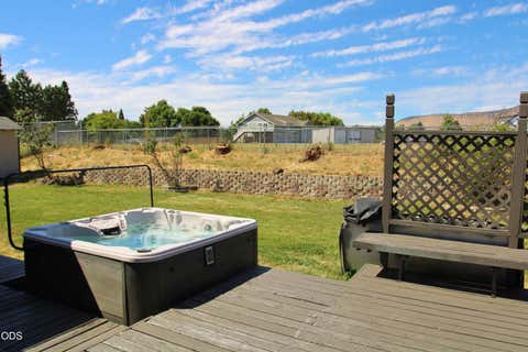 Tiny photo for 5905 Independence, Klamath Falls, OR 97603 (MLS # 220226288)