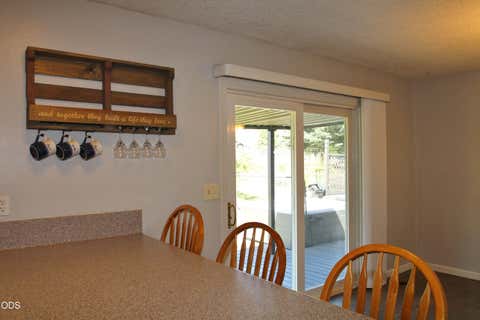 Tiny photo for 5905 Independence, Klamath Falls, OR 97603 (MLS # 220226288)
