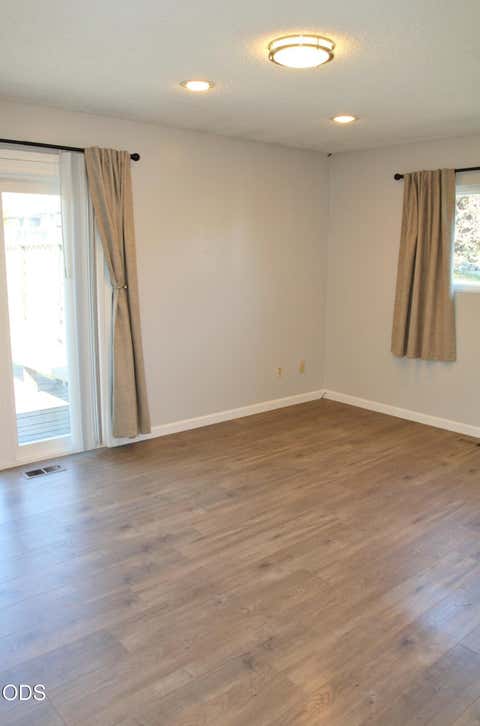 Tiny photo for 5905 Independence, Klamath Falls, OR 97603 (MLS # 220226288)