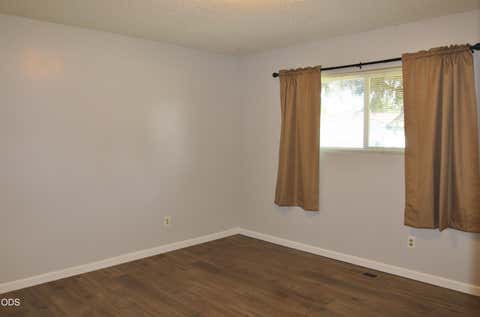 Tiny photo for 5905 Independence, Klamath Falls, OR 97603 (MLS # 220226288)