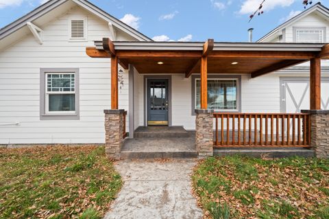 Tiny photo for 745 SE Garner Street, Prineville, OR 97754 (MLS # 220212593)