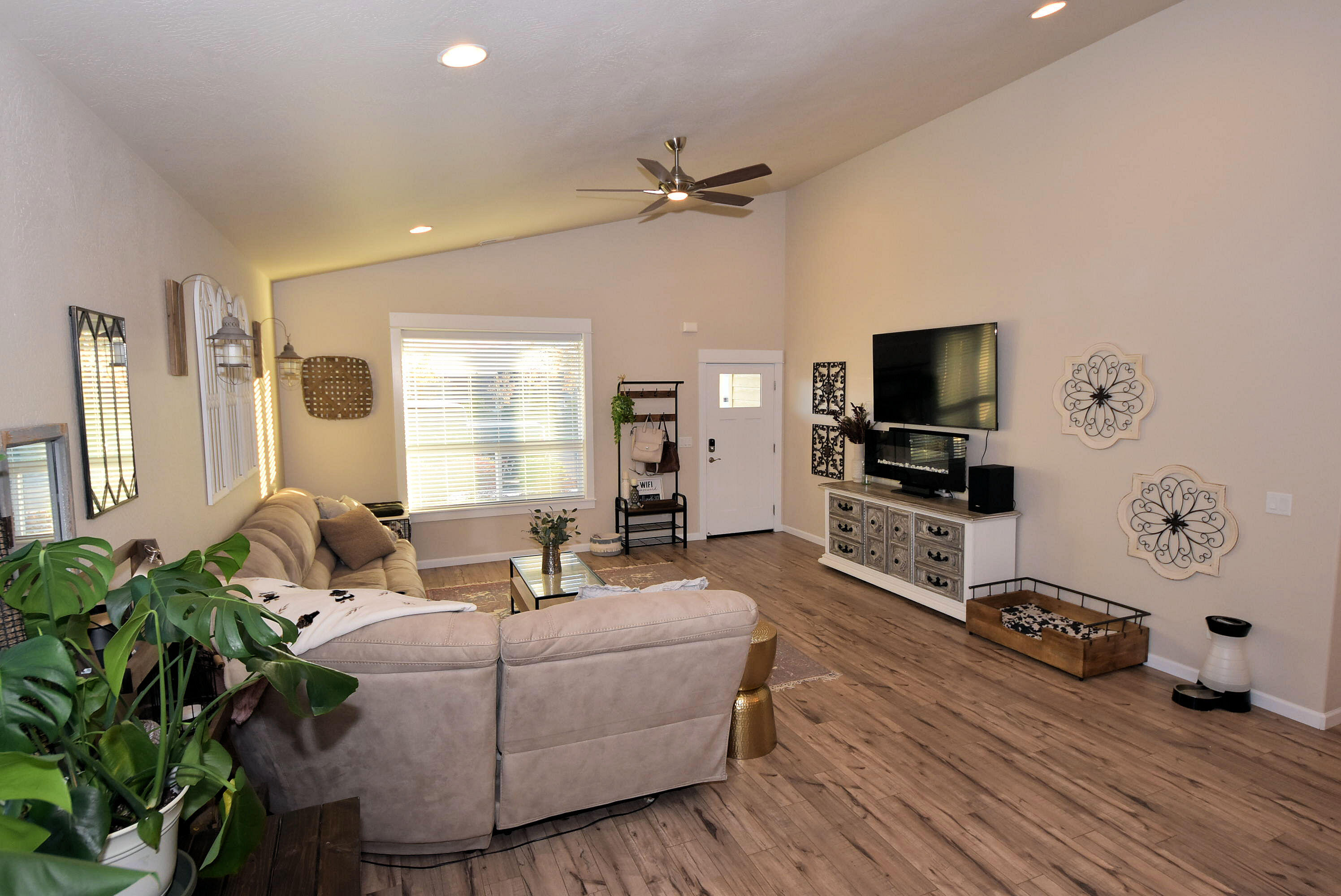 Heights At Hondeleau - Residential