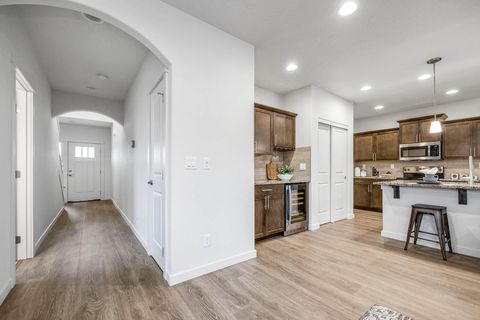 Tiny photo for 21503 OConnor Way #10, Bend, OR 97701 (MLS # 220213923)