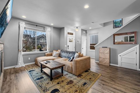 Tiny photo for 20475 Del Coco Court, Bend, OR 97702 (MLS # 220215234)