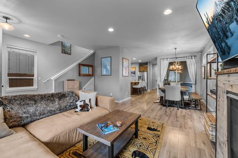 Tiny photo for 20475 Del Coco Court, Bend, OR 97702 (MLS # 220215234)