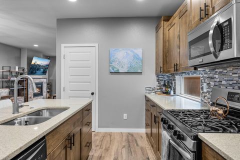 Tiny photo for 20475 Del Coco Court, Bend, OR 97702 (MLS # 220215234)