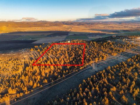 Tiny photo for NW Panorama View, Prineville, OR 97754 (MLS # 220213229)