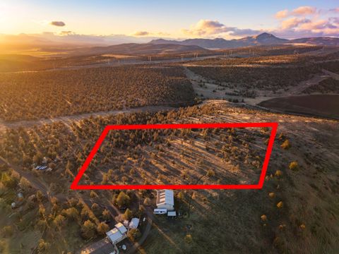 Tiny photo for NW Panorama View, Prineville, OR 97754 (MLS # 220213229)