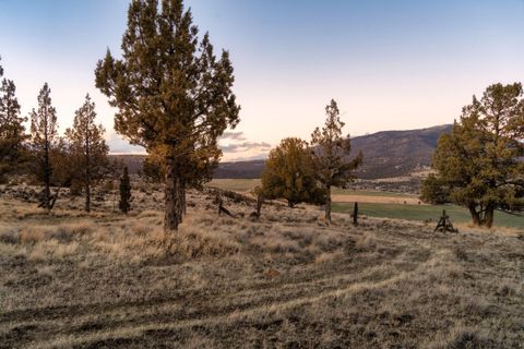 Tiny photo for NW Panorama View, Prineville, OR 97754 (MLS # 220213229)