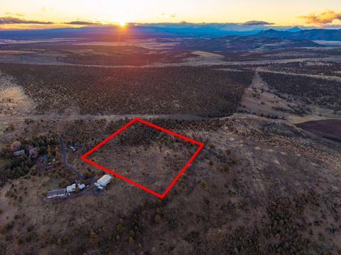 Tiny photo for NW Panorama View, Prineville, OR 97754 (MLS # 220213229)