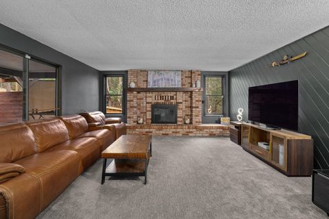 Tiny photo for 498 Palomino Drive, Grants Pass, OR 97526 (MLS # 220214828)