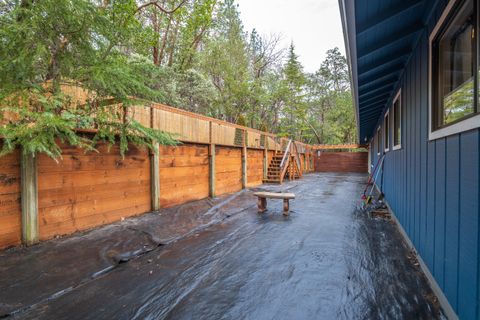 Tiny photo for 498 Palomino Drive, Grants Pass, OR 97526 (MLS # 220214828)
