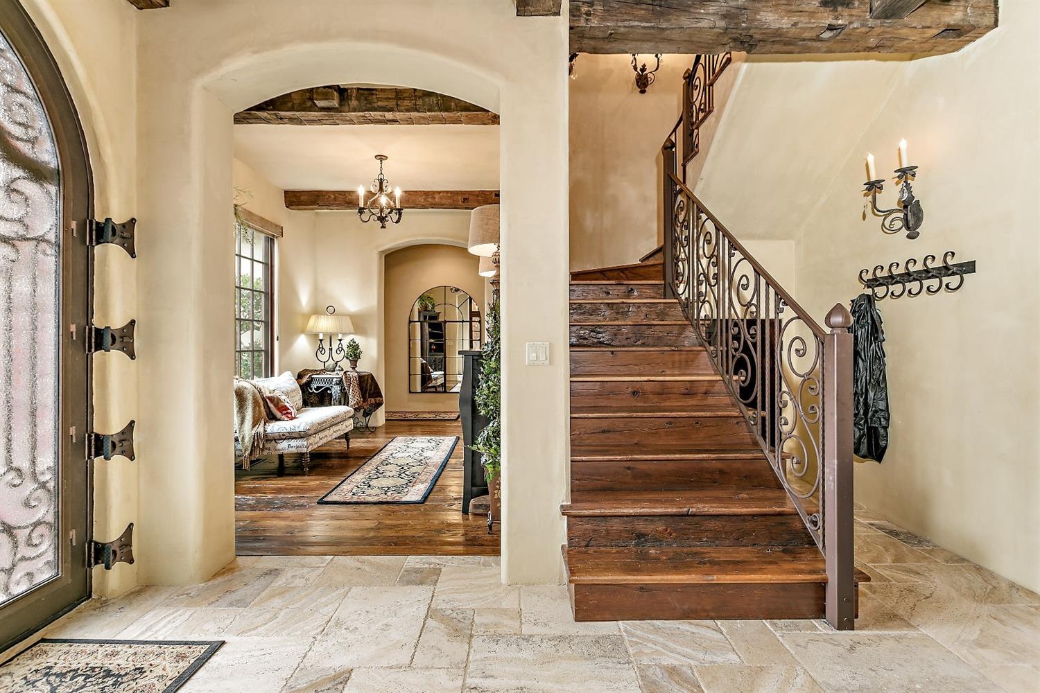 Saddle Ridge - Residential