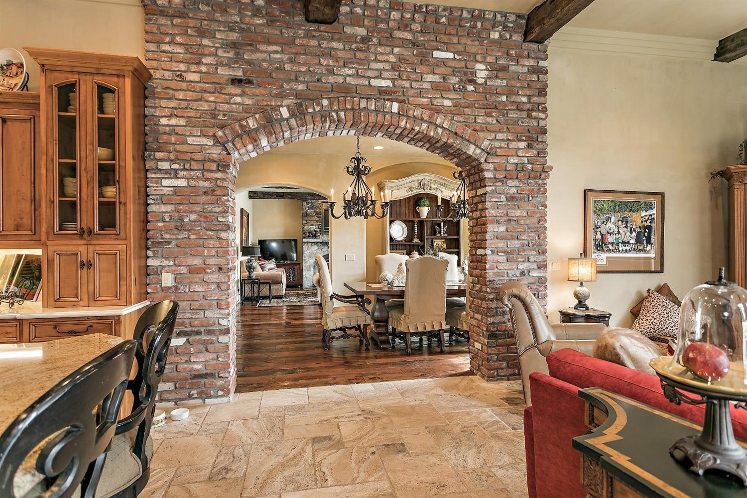 Saddle Ridge - Residential