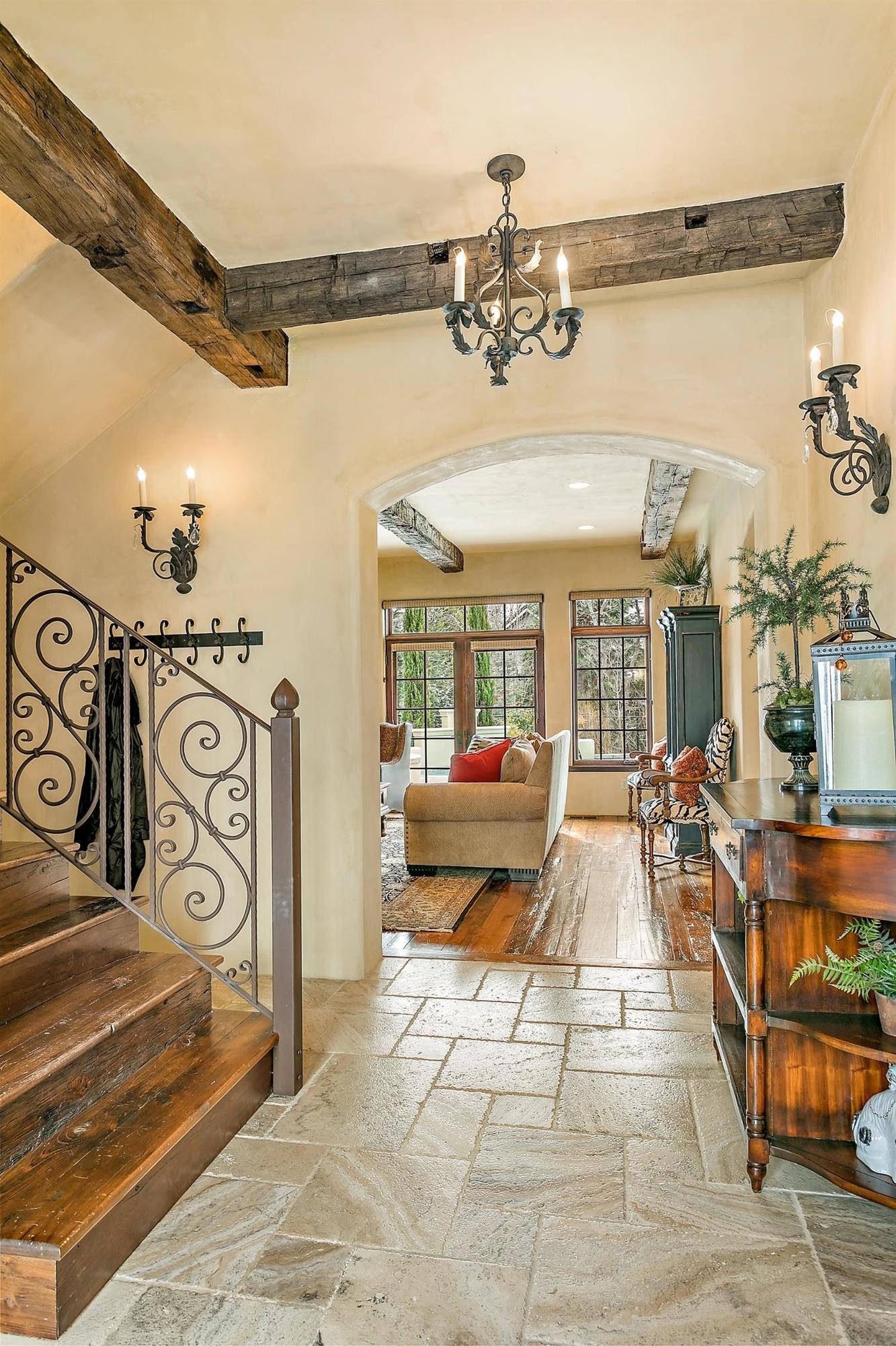 Saddle Ridge - Residential