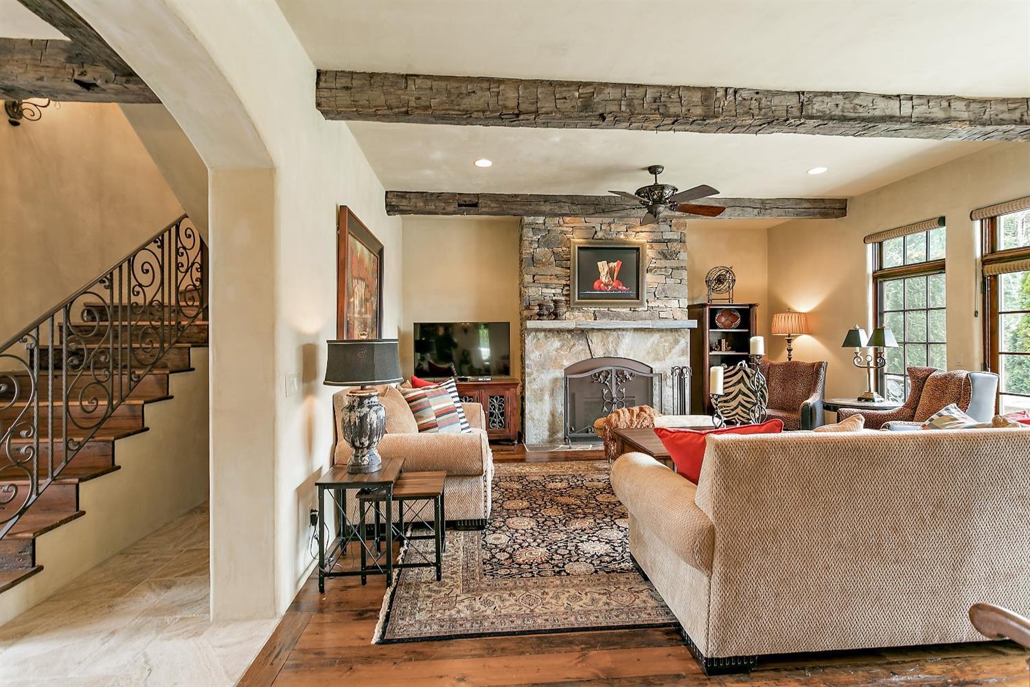 Saddle Ridge - Residential