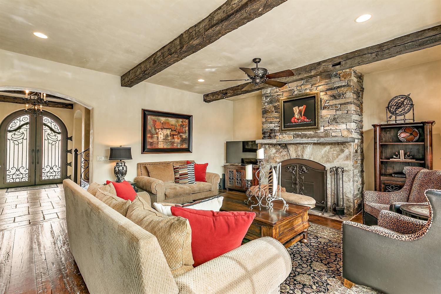 Saddle Ridge - Residential