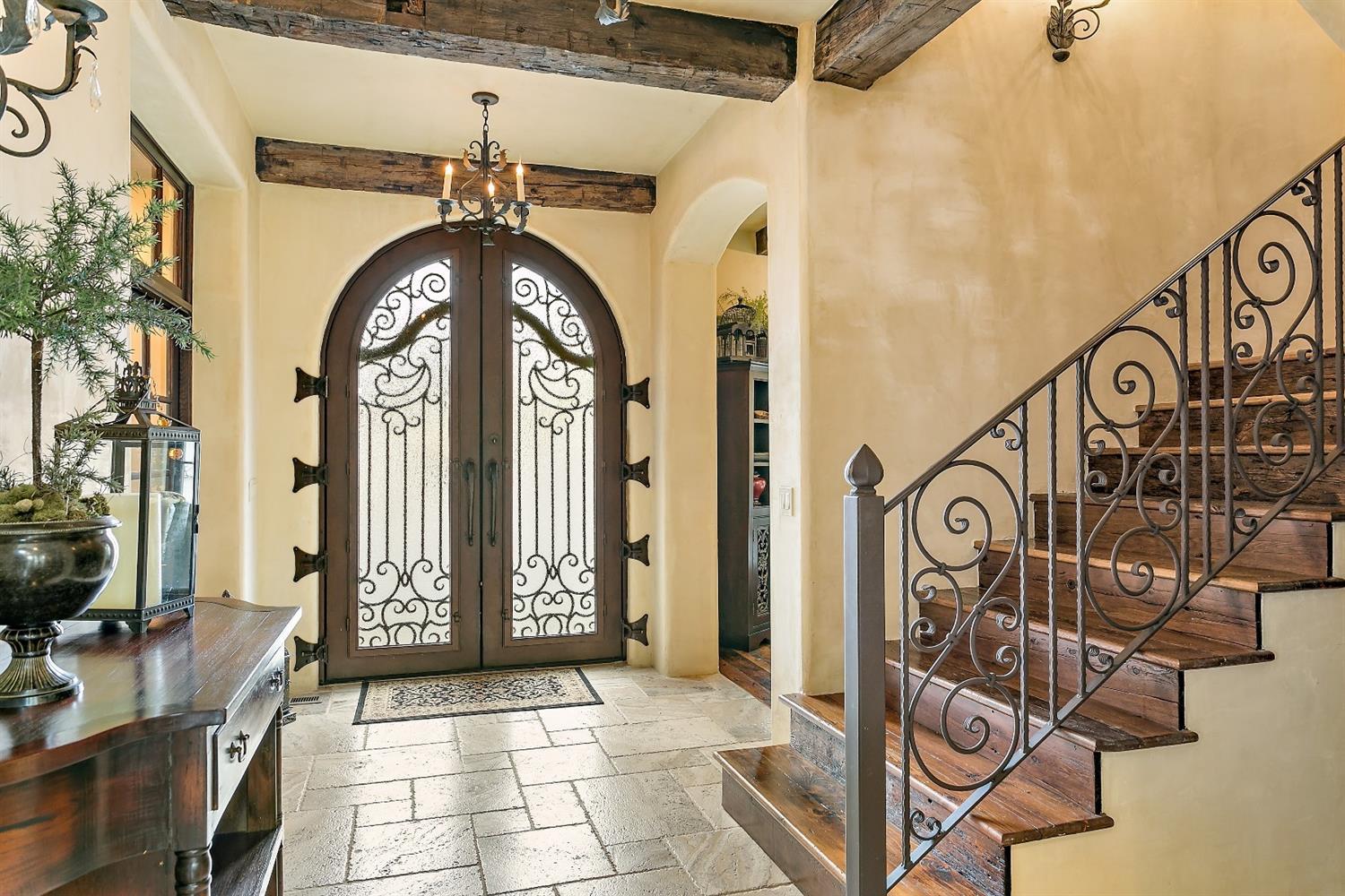 Saddle Ridge - Residential