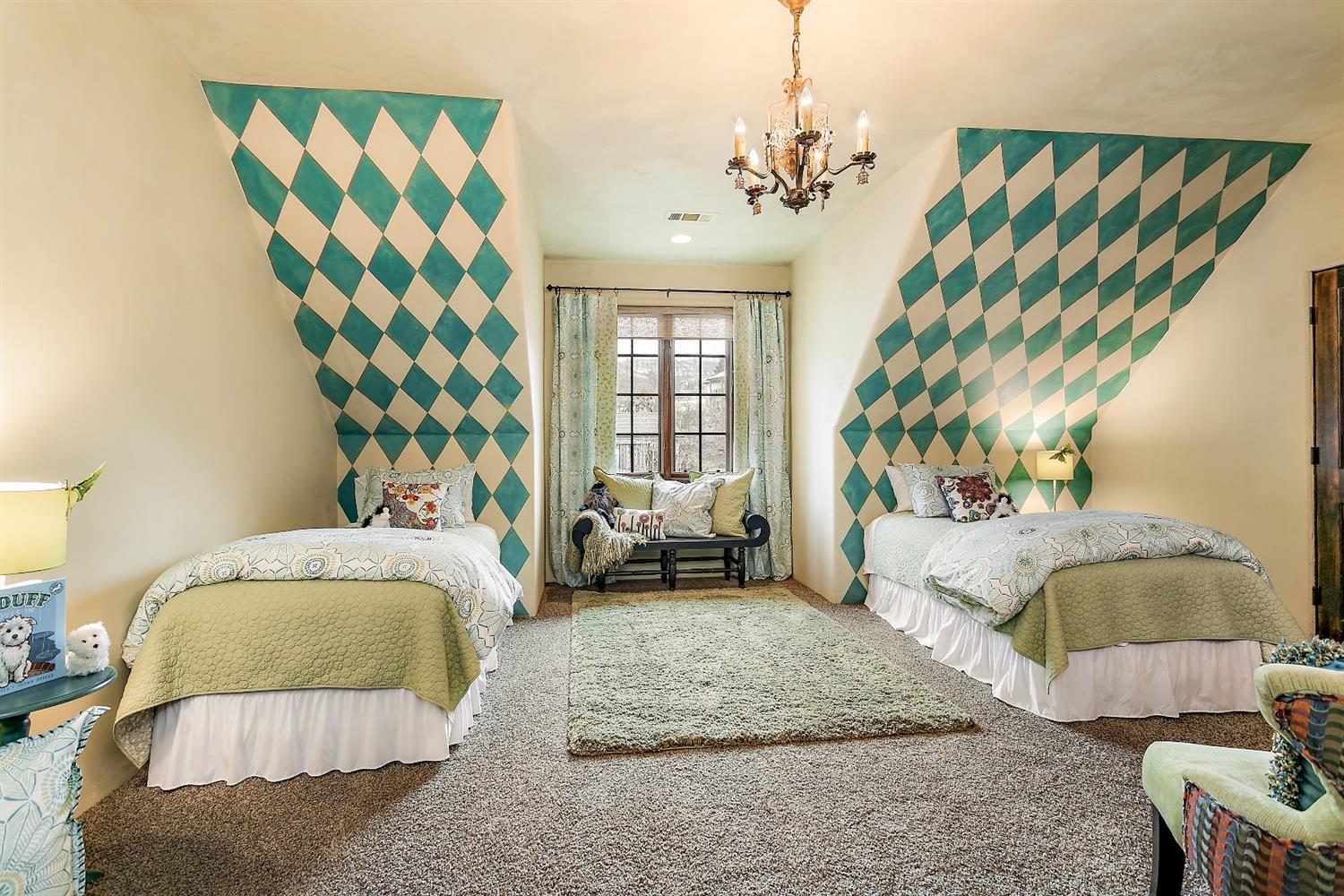 Saddle Ridge - Residential