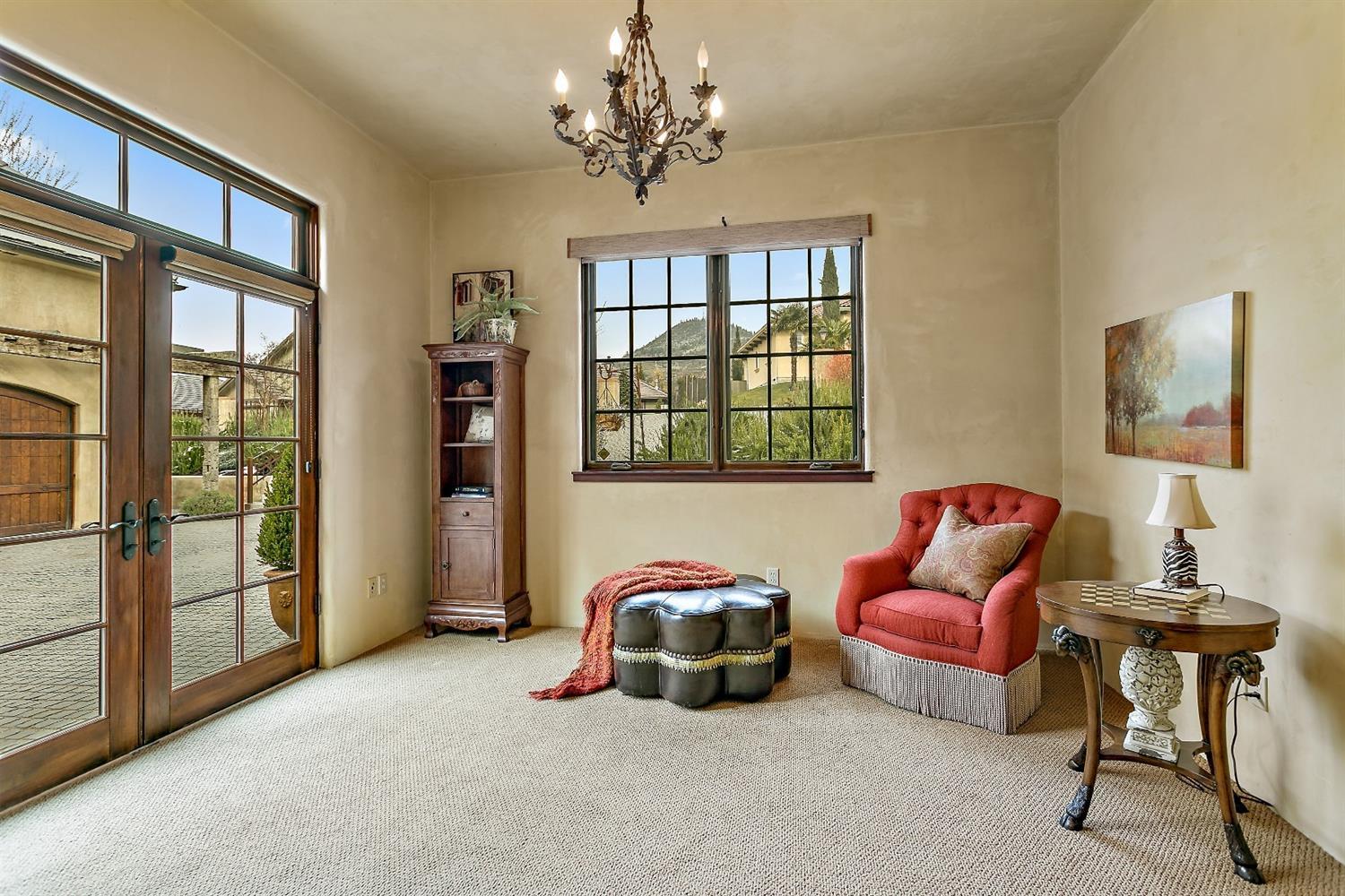 Saddle Ridge - Residential