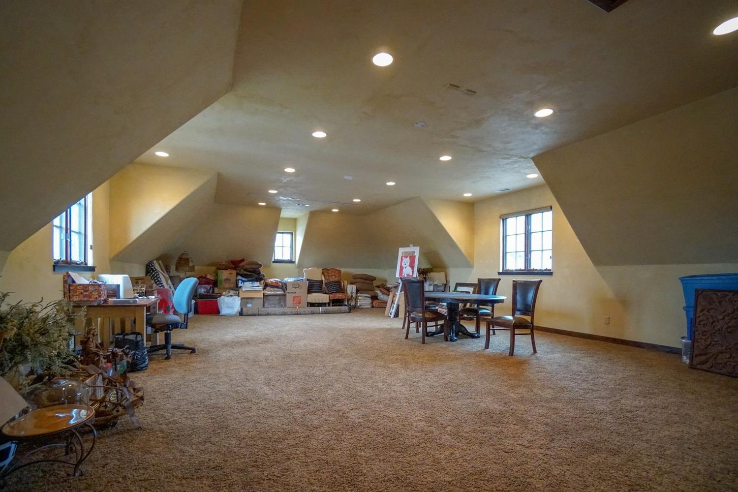 Saddle Ridge - Residential