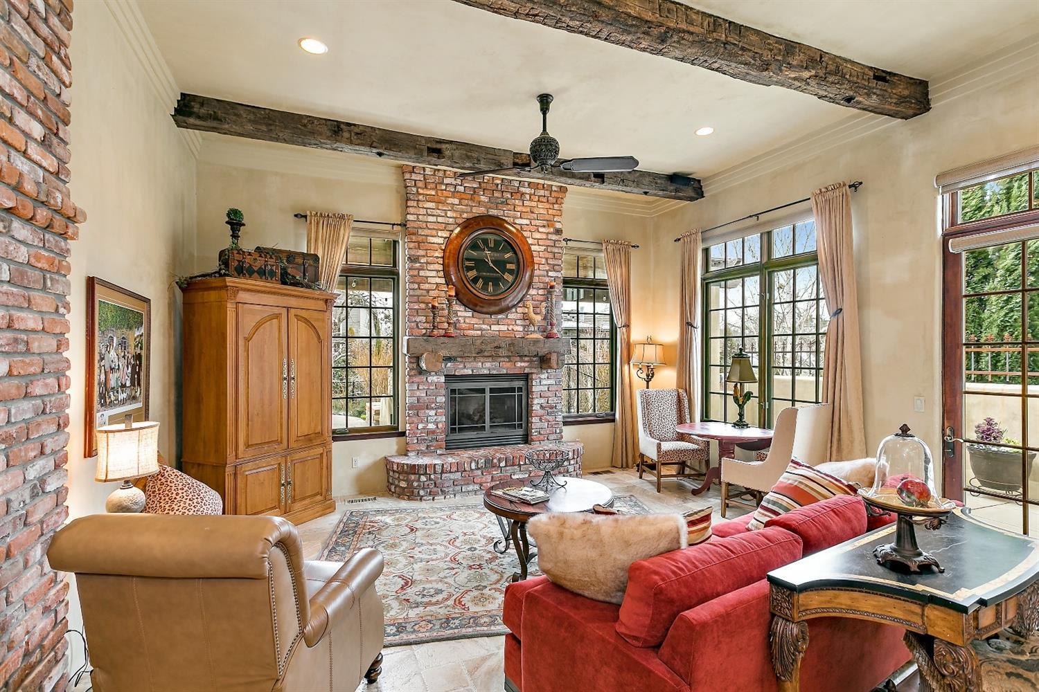 Saddle Ridge - Residential