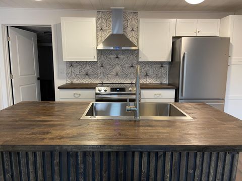 Tiny photo for 480 SE Dunham Street, Prineville, OR 97754 (MLS # 220212994)