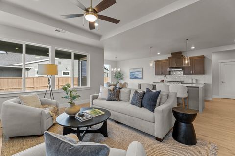 Tiny photo for 3723 NE Suchy Street, Bend, OR 97701 (MLS # 220219288)