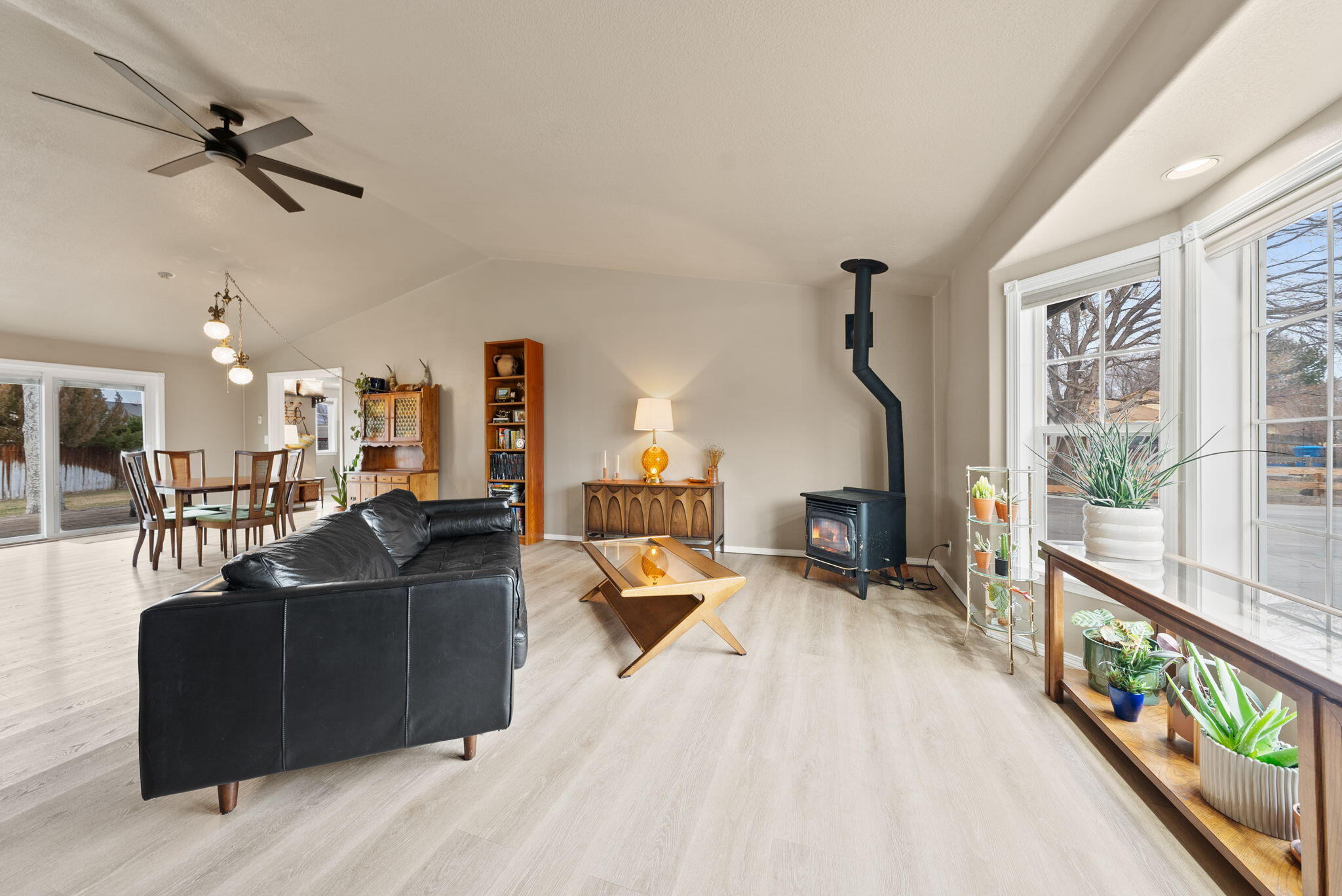 3169 SW Reindeer Court