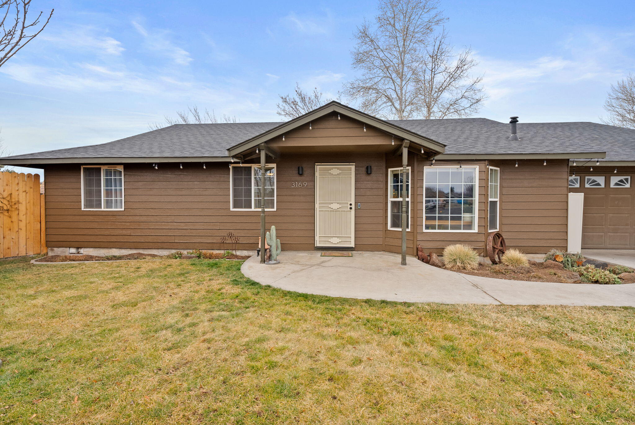 3169 SW Reindeer Court