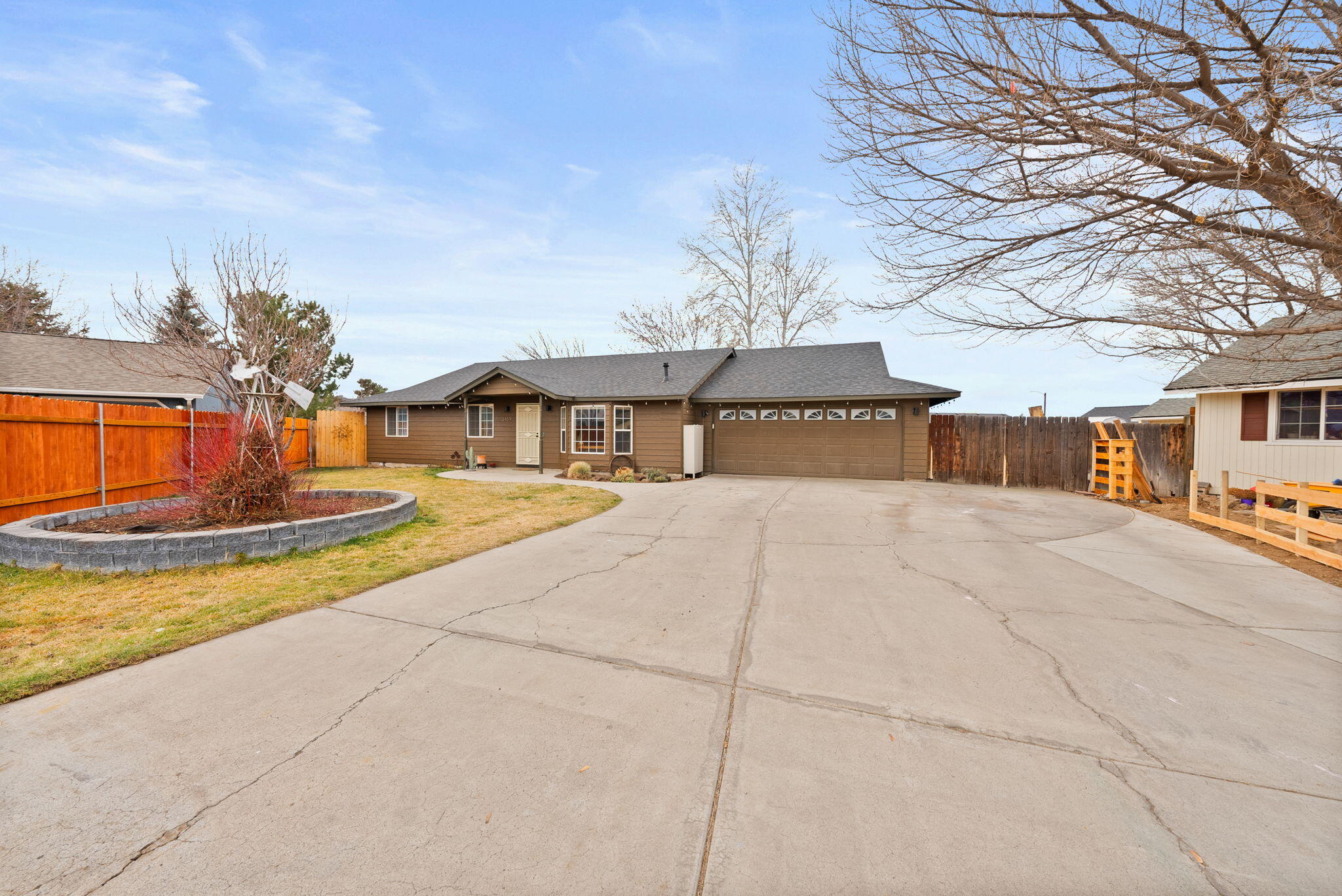 3169 SW Reindeer Court