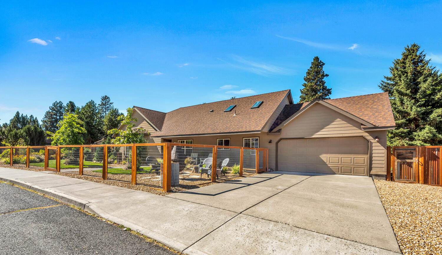 Deer Pointe Village - Residential