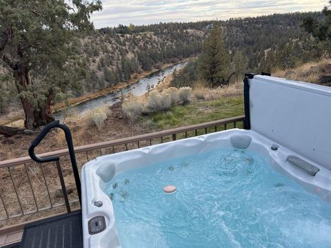 2400 Snowgoose Drive RV12-C Redmond OR 97756