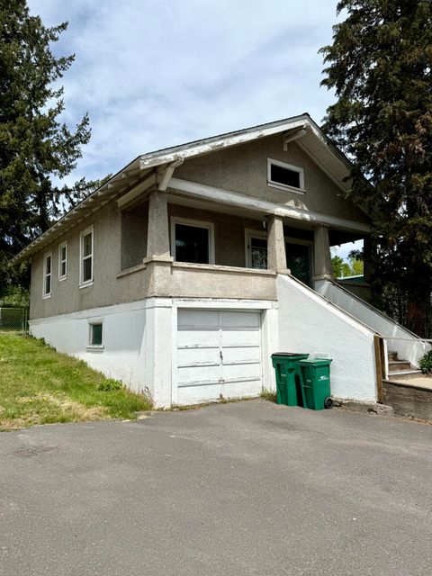 2015 Herbert Street Klamath Falls OR 97601