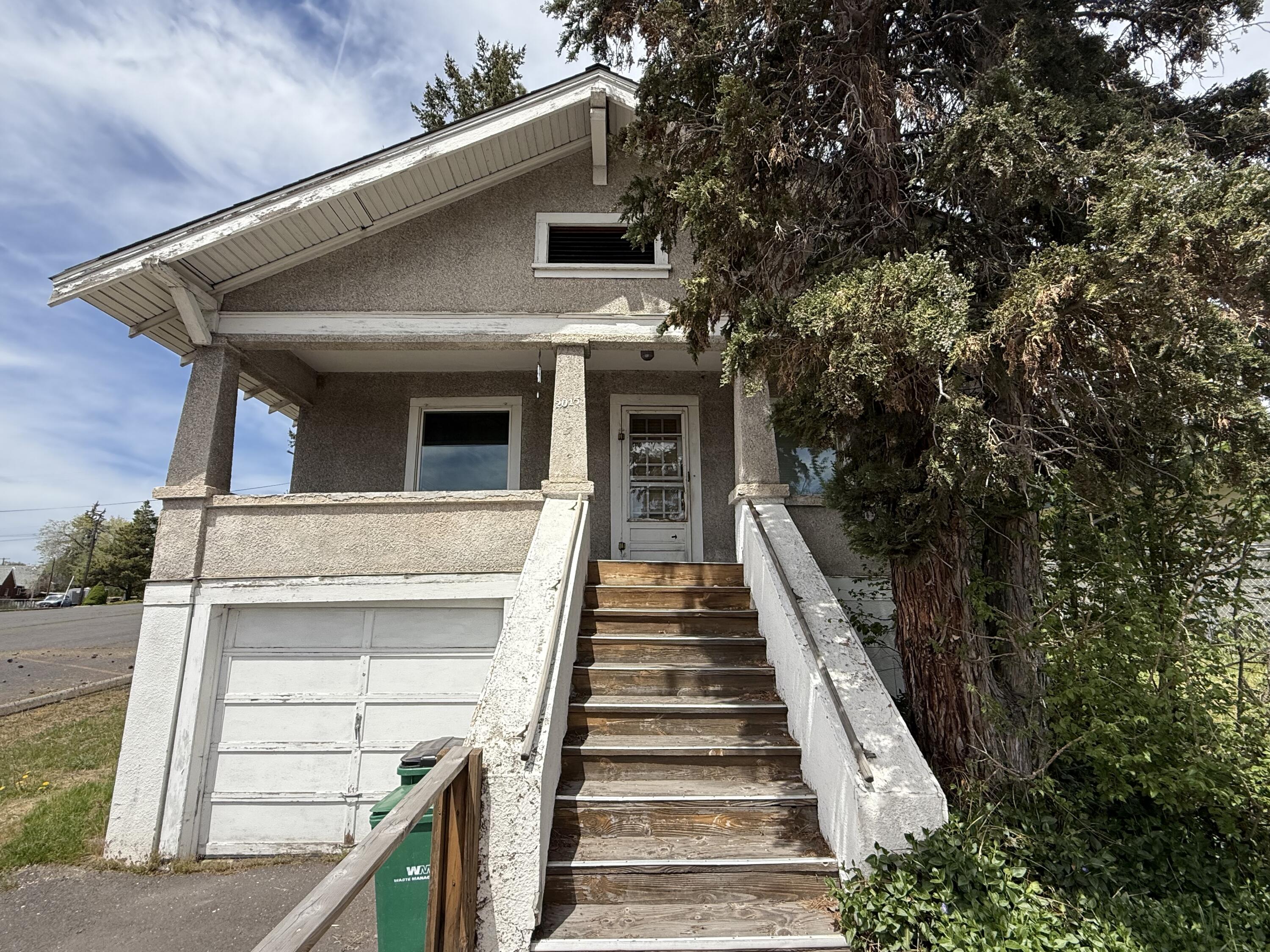 2015 Herbert Street