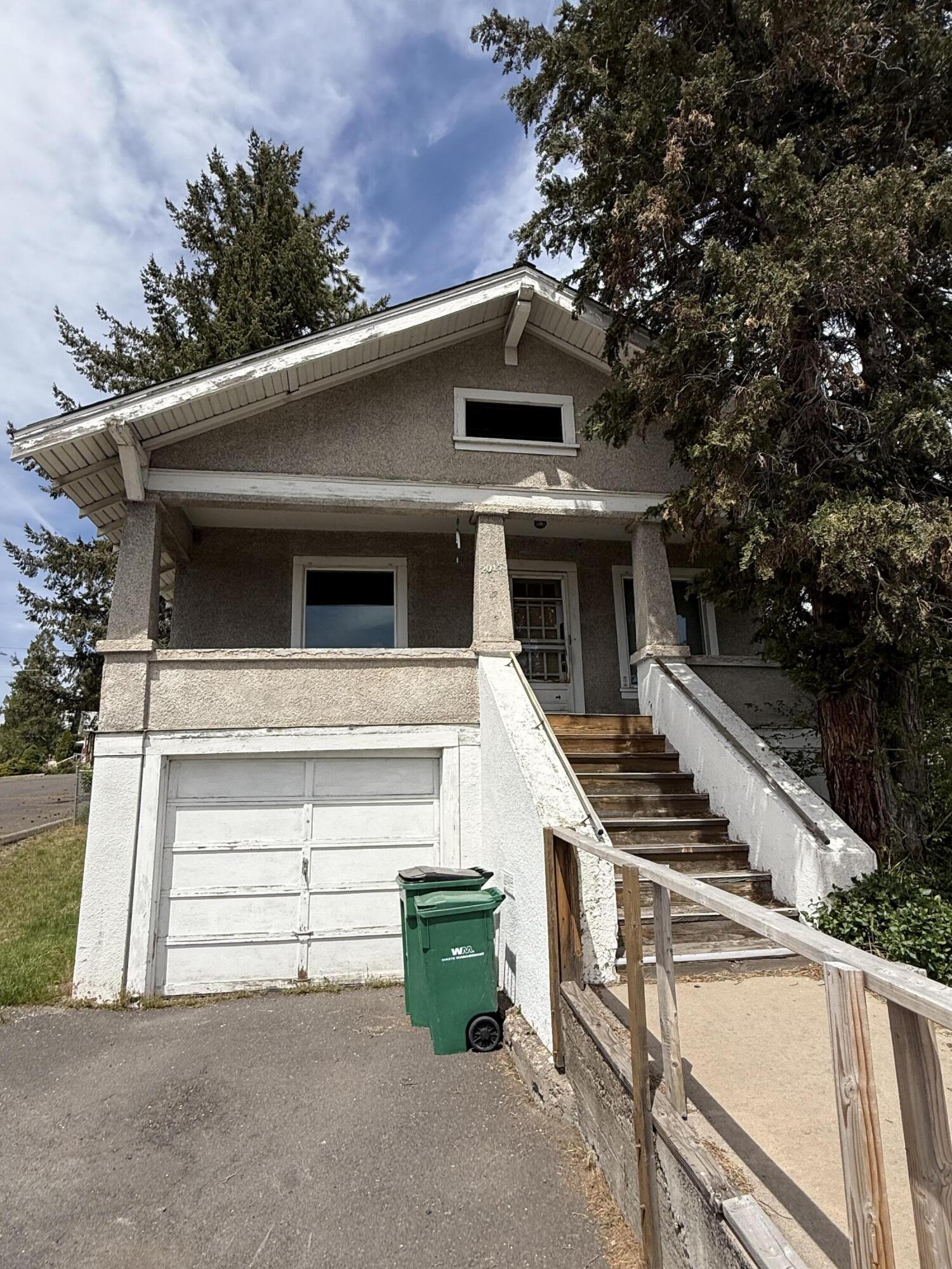 2015 Herbert Street